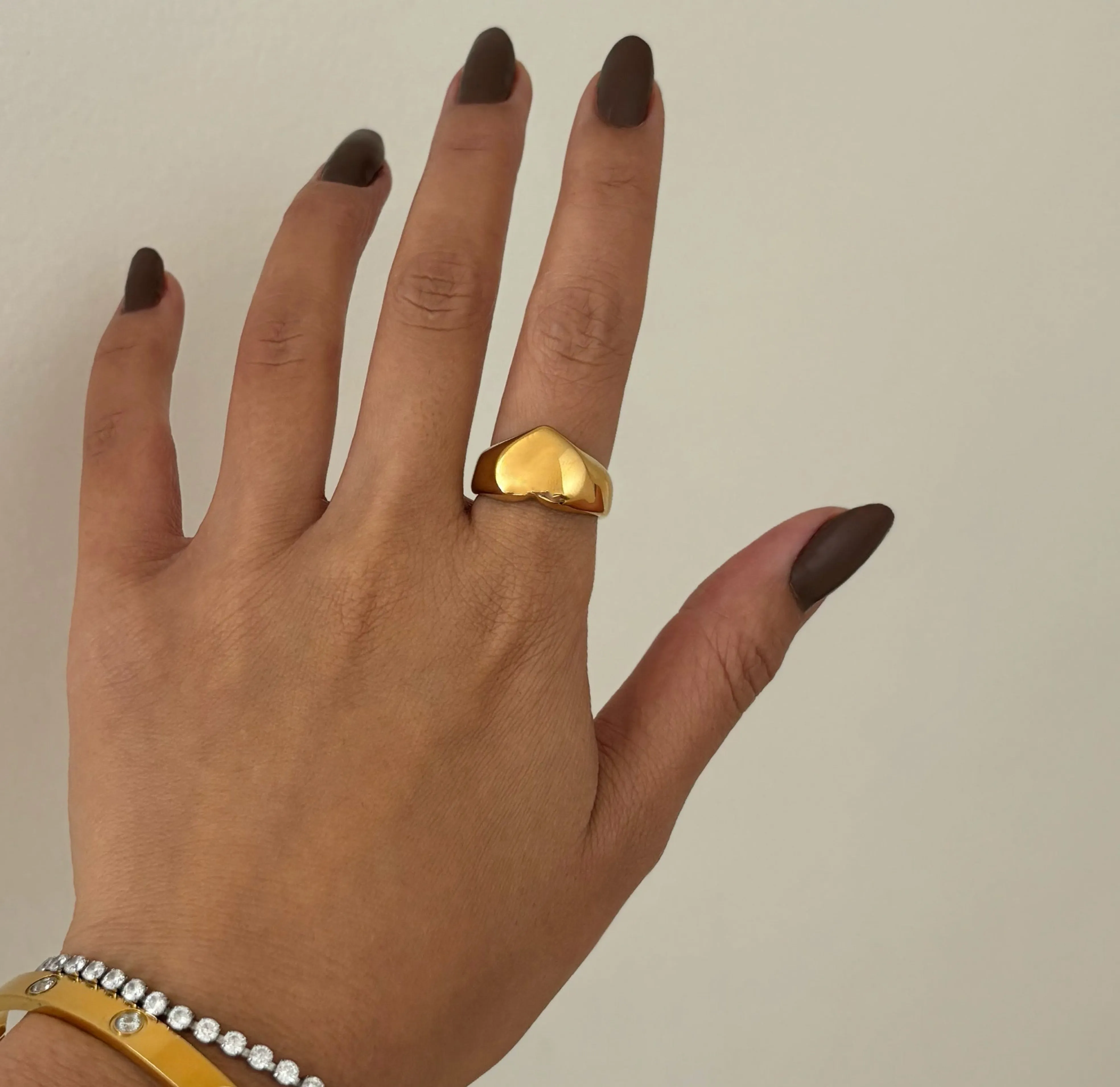 SADIE GOLD CHUNKY HEART SIGNET RING